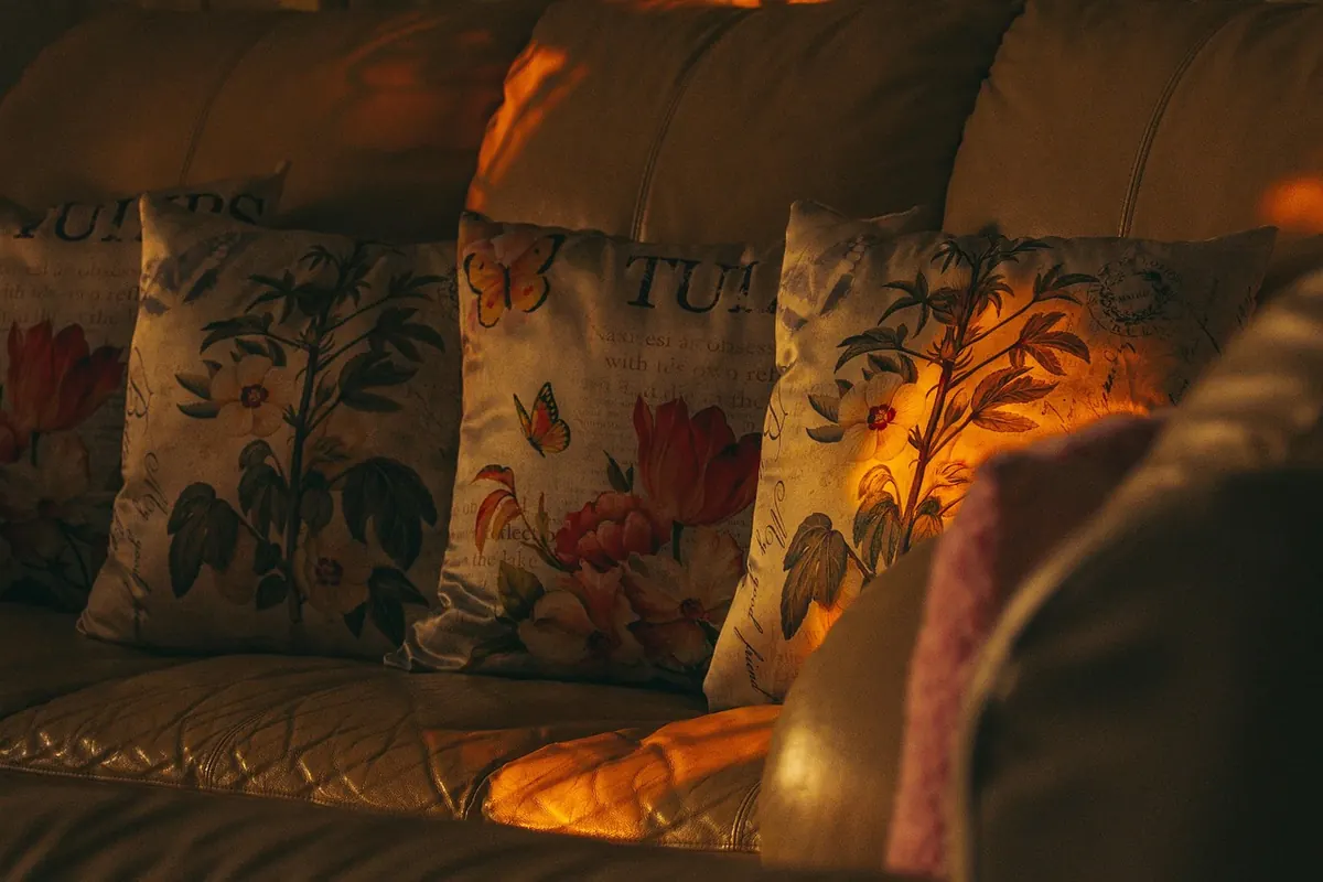 How to Mix and Match Cushions on a Sofa Like a Stylist